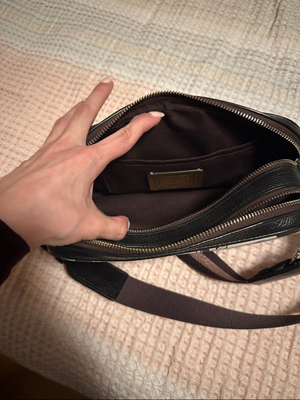 Coach Marvel Jes Crossbody Bag - Black & White Comic Design - Picture 4 of 11